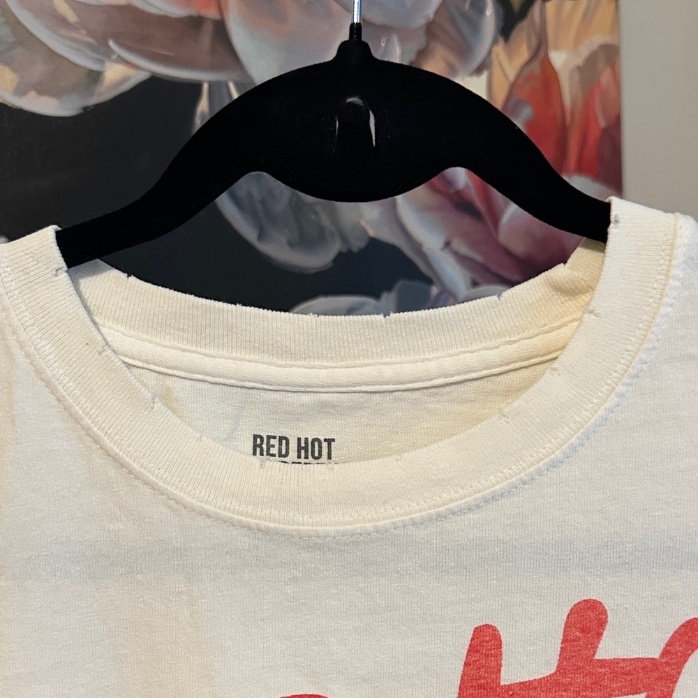 Red Hot chili peppers Graphic Tee - Picture 6 of 6
